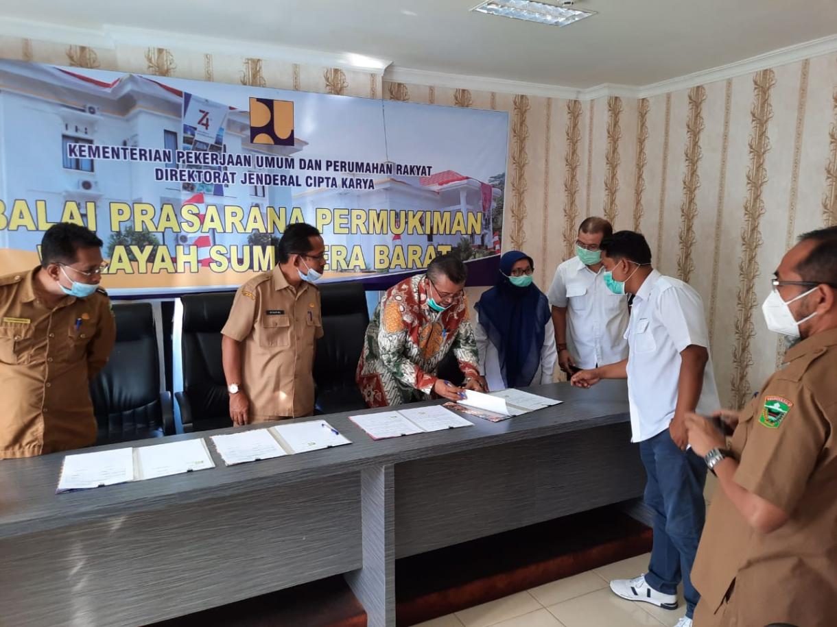 Serah Terima Aset dari Balai Prasarana Permukiman Wilayah Sumbar kepada Pemerintah Kabupaten Solok